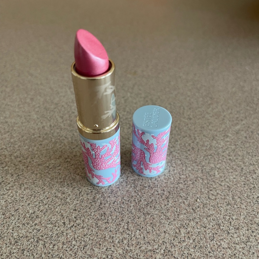 Estēe Lauder Limited Edition Lipstick “Bikini Pink”